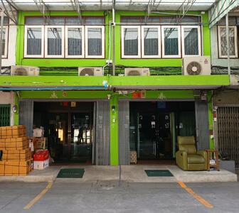 ขาย - ขายด่วน อาคารพาณิชย์ 3 ชั้น พร้อมดาดฟ้าต่อเต็ม 2 คูหาติดกัน จันทน์-สาทร, กรุงเทพ