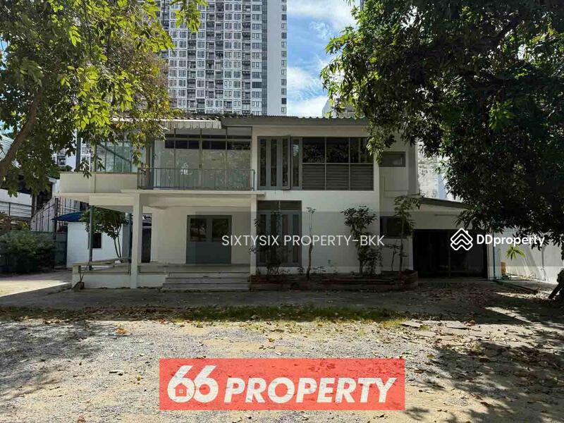 For Rent - Commercial House in Ekamai, Bangkok