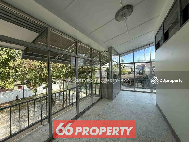 For Rent - Commercial House in Ekamai, Bangkok