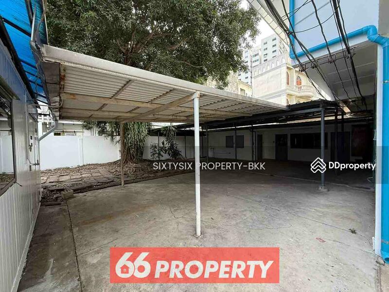 For Rent - Commercial House in Ekamai, Bangkok