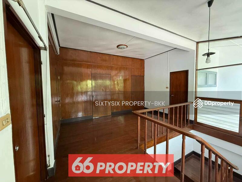 For Rent - Commercial House in Ekamai, Bangkok