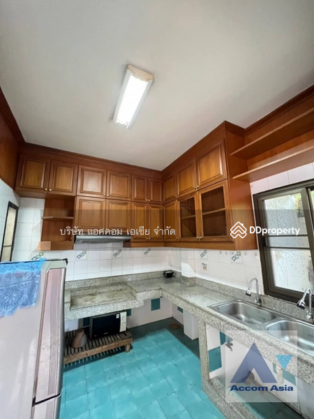 ให้เช่า - 7 Bedrooms House for Rent in Lat Phrao, Bangkok, กรุงเทพ