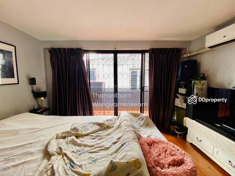 For Sale - 2-Storey Townhome for Sale Perfect for Living or Office Use Ladprao 26 | 200 SQM | Near MRT Ladprao, Bangkok