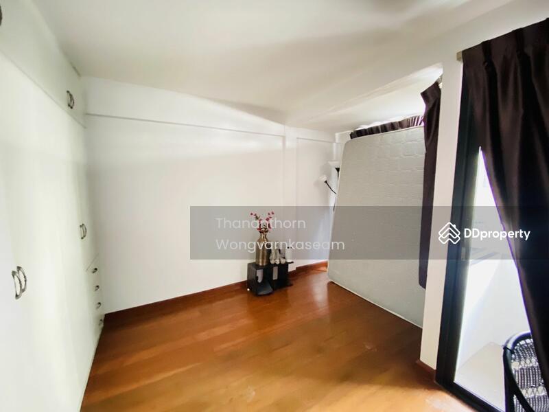 For Sale - 2-Storey Townhome for Sale Perfect for Living or Office Use Ladprao 26 | 200 SQM | Near MRT Ladprao, Bangkok