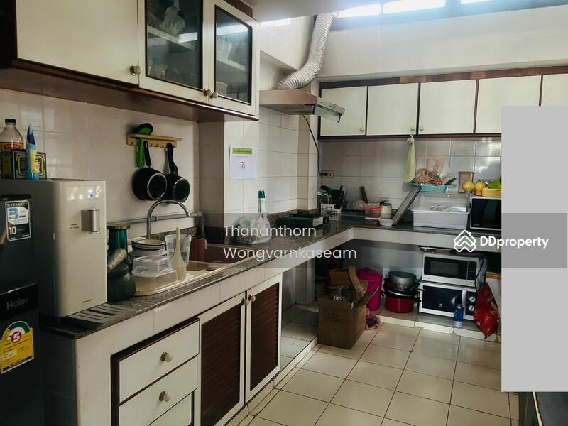 For Sale - 2-Storey Townhome for Sale Perfect for Living or Office Use Ladprao 26 | 200 SQM | Near MRT Ladprao, Bangkok