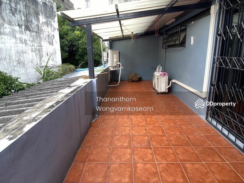 For Sale - 2-Storey Townhome for Sale Perfect for Living or Office Use Ladprao 26 | 200 SQM | Near MRT Ladprao, Bangkok
