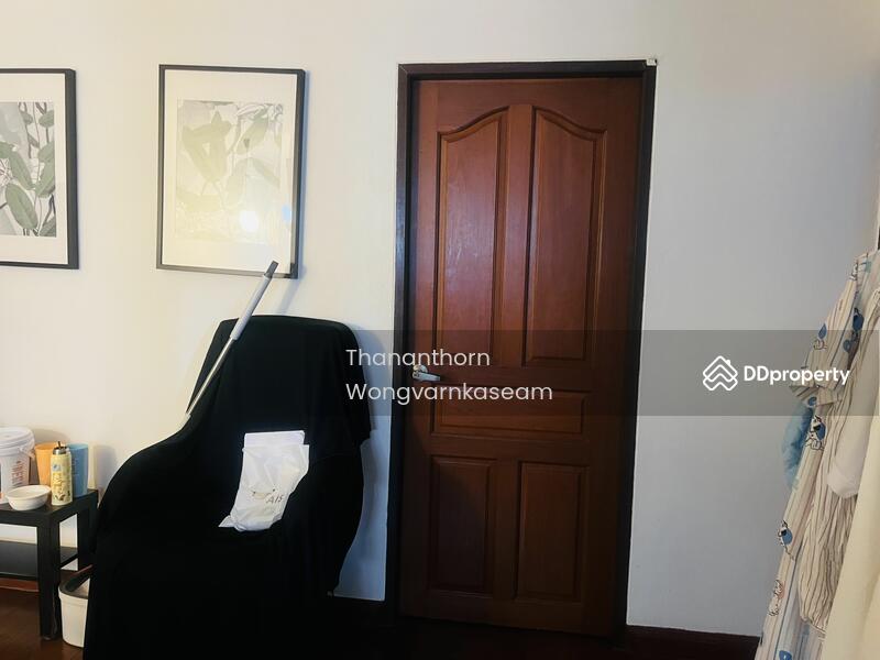 For Sale - 2-Storey Townhome for Sale Perfect for Living or Office Use Ladprao 26 | 200 SQM | Near MRT Ladprao, Bangkok