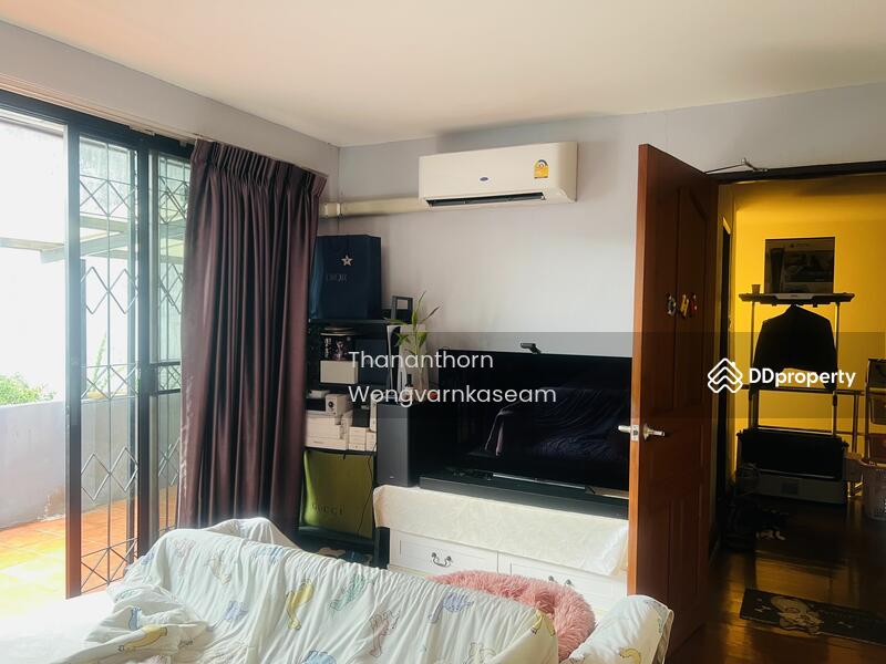 For Sale - 2-Storey Townhome for Sale Perfect for Living or Office Use Ladprao 26 | 200 SQM | Near MRT Ladprao, Bangkok