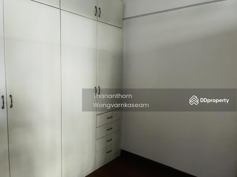 For Sale - 2-Storey Townhome for Sale Perfect for Living or Office Use Ladprao 26 | 200 SQM | Near MRT Ladprao, Bangkok