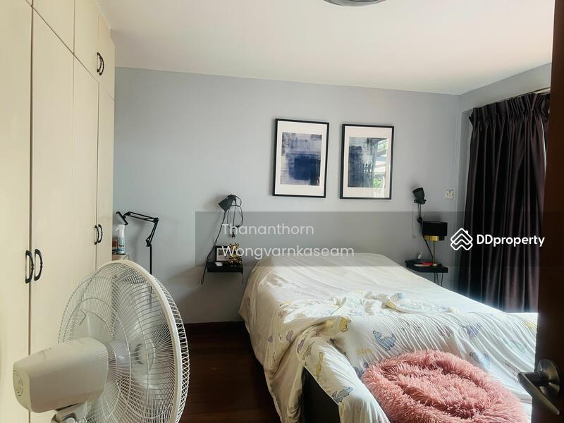 For Sale - 2-Storey Townhome for Sale Perfect for Living or Office Use Ladprao 26 | 200 SQM | Near MRT Ladprao, Bangkok