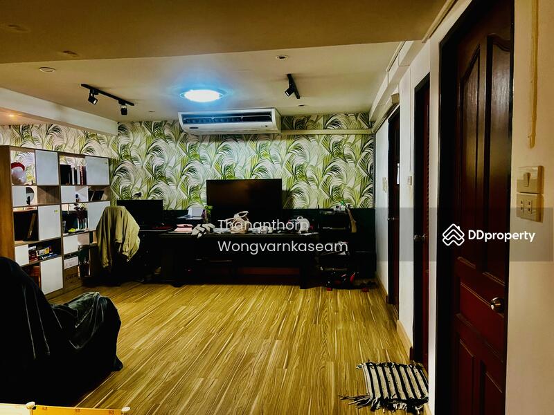 For Sale - 2-Storey Townhome for Sale Perfect for Living or Office Use Ladprao 26 | 200 SQM | Near MRT Ladprao, Bangkok
