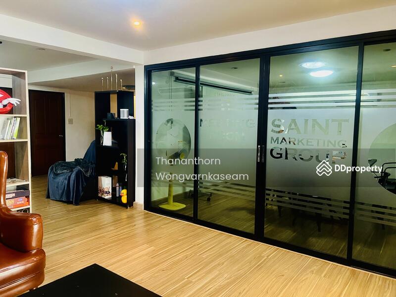 For Sale - 2-Storey Townhome for Sale Perfect for Living or Office Use Ladprao 26 | 200 SQM | Near MRT Ladprao, Bangkok