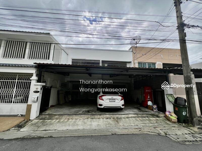 ขาย - ขายทาวน์โฮม 2 ชั้น 38 ตร.วา ซอยลาดพร้าว 26 แยก 1 ใกล้ MRT ลาดพร้าว เหมาะสำหรับบ้านและออฟฟิศ, กรุงเทพ