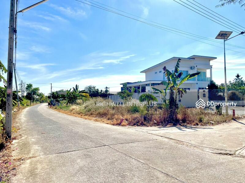 For Sale - Land for sale in Nong Lalok, 68 sq.w., on 2 sides of a concrete road, already filled in,, Rayong