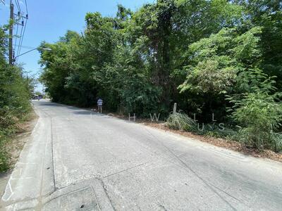 ขาย - ขายที่ดินติดนิคมมาบตาพุดทำเลดีเนื้อที่ 7 ไร่ ติดถนนซอยตลาดลาว ใกล้หาดทรายทอง-2กม. เมืองระยอง, ระยอง