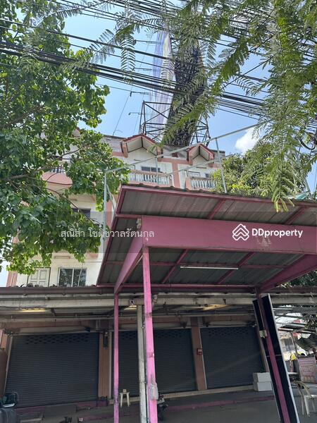 For Sale - For sale: 3 commercial buildings, 49 sq m, next to the traffic light on Rangsit-Nakhon Nayok Road, Pathum Thani