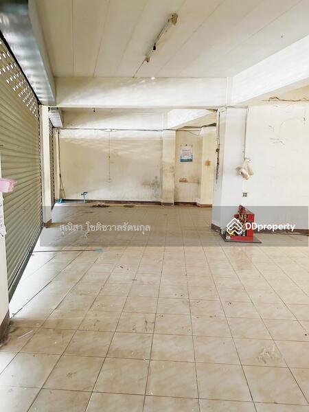 For Sale - For sale: 3 commercial buildings, 49 sq m, next to the traffic light on Rangsit-Nakhon Nayok Road, Pathum Thani