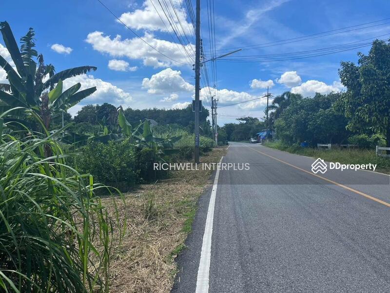 For Sale - Land for sale in Natakwan, next to a paved road, area 197 sq.wa., near road 3139-800 meters., Rayong