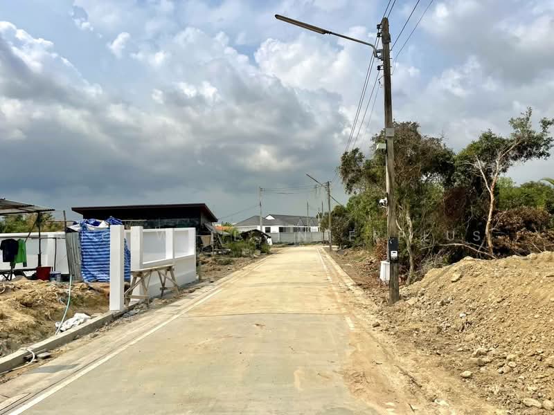 For Sale - Land for sale in Noen Phra, area 60 sq.w., filled in, Ban Thap Ma, Nong Nam Yen, near Road 363,, Rayong