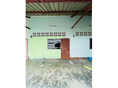 ขาย - ขายที่ดินเชิงเนินพร้อมสิ่งปลูกสร้างเนื้อที่ 43 ตรว. หลังไทวัสดุระยอง ใกล้ถนนเส้น36-850เมตร, ระยอง