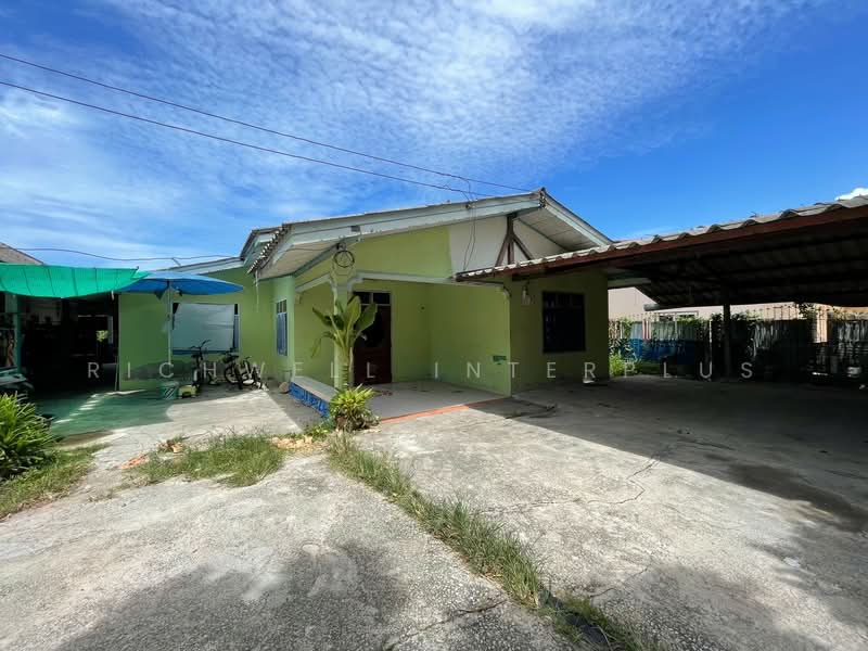 For Sale - Land for sale in Map Ta Phut with rental rooms, area 200 sq.w., in the city center, good location,, Rayong