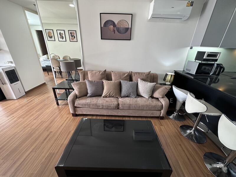 15 Sukhumvit Residences, Bangkok, Soi Sukhumvit 15, Khlongtoei Nua, Watthana, Bangkok, 2 Bedrooms, 90 sqm, Condo For Rent, by Apissara Issareeya, 11728665 - DDproperty.com