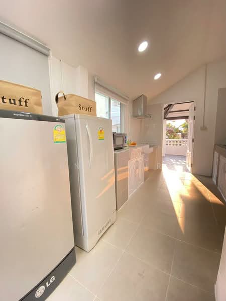 ตลาดสามแยก, Chiang Mai, San Sai Noi, San Sai, Chiang Mai, 2 Bedrooms, 270 sqm, Single Detached House For Rent, by Surat Premsri, 11729707 - DDproperty.com