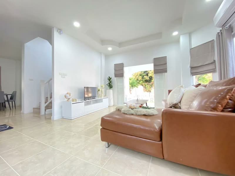 ตลาดสามแยก, Chiang Mai, San Sai Noi, San Sai, Chiang Mai, 2 Bedrooms, 270 sqm, Single Detached House For Rent, by Surat Premsri, 11729707 - DDproperty.com