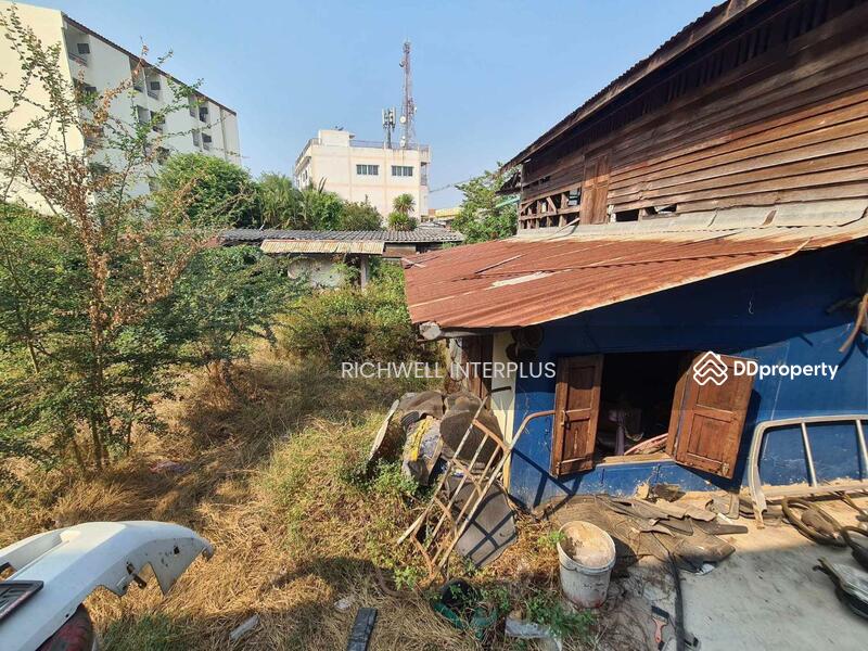 For Sale - Land for sale with buildings in the heart of Paet Riew, 188 sq m, on the new Si Sot road., Chachoengsao