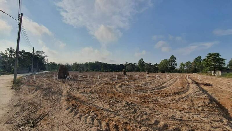Land for sale in Pong, Soi Boon Somthop, 9 rai, adjacent to a stream, near Mab Prachan, Chon Buri (Pattaya), Poong, Bang Lamung (Pattaya), Chon Buri (Pattaya), , 15,996 sqm, Land For Sale, by RICHWELL INTERPLUS, 11731198 - DDproperty.com