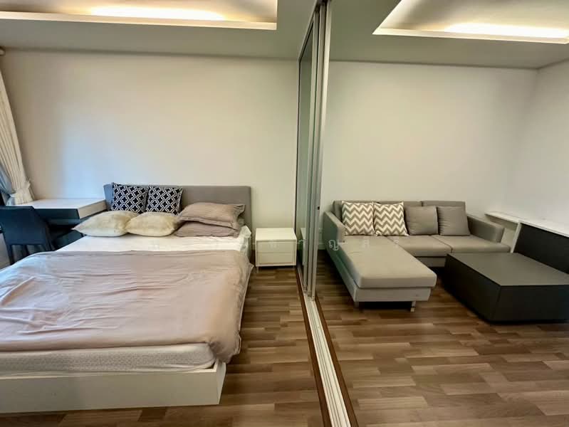 Bridge Sathorn-Narathiwas, Bangkok, 7 Naradhiwas Rajanagarindra Rd, Chong Nonsi, Yan Nawa, Bangkok, 1 Bedroom, 34 sqm, Condo For Rent, by พชร ชาญศิริ, 11731363 - DDproperty.com