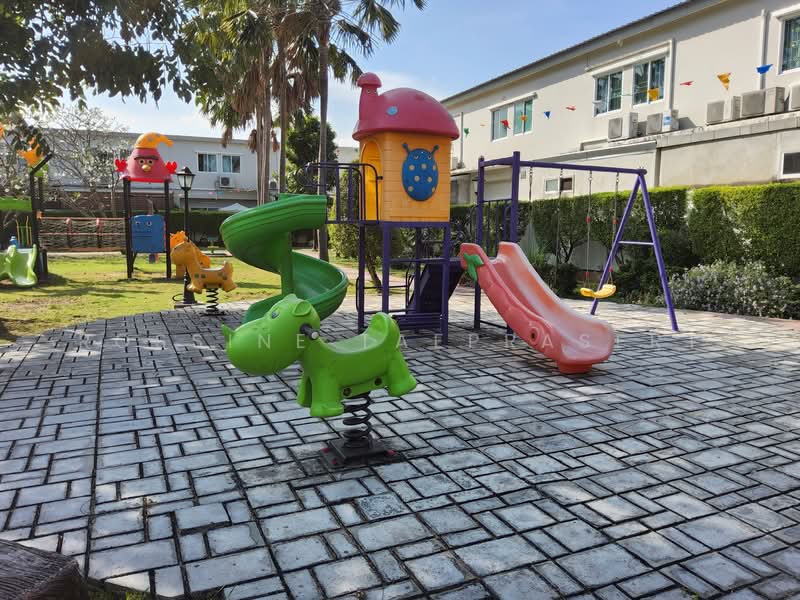 กรุงเทพ #Townhome #ทาวน์โฮม เดอะนีช รามอินทรา บางเขน มีนบุรี คันนายาว คลองสามวา, Bangkok, พระยาสุเรนทร์, Min Buri, Min Buri, Bangkok, 4 Bedrooms, 180 sqm, Townhouse For Rent, by Rossine Taeprasert, 11731709 - DDproperty.com