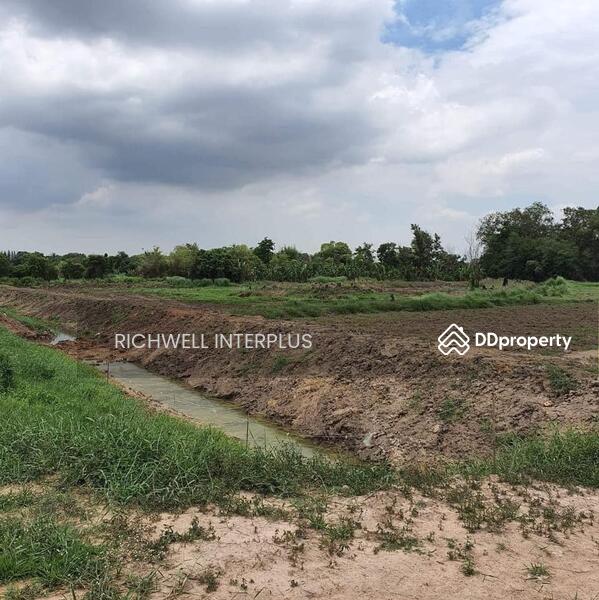 For Sale - Land for sale in Nong Hiang, 2 rai, next to the irrigation canal road,, Chon Buri
