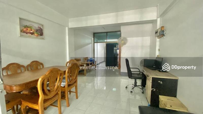 For Sale - Commercial building for sale, 4 floors, 1 unit, next to Chotana Road, near Nakornping Hospital., Chiang Mai