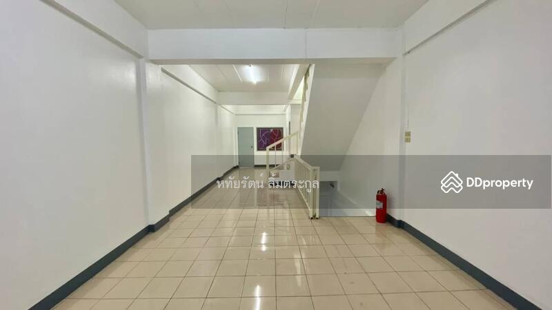 For Sale - Commercial building for sale, 4 floors, 1 unit, next to Chotana Road, near Nakornping Hospital., Chiang Mai