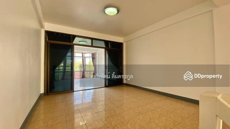 For Sale - Commercial building for sale, 4 floors, 1 unit, next to Chotana Road, near Nakornping Hospital., Chiang Mai