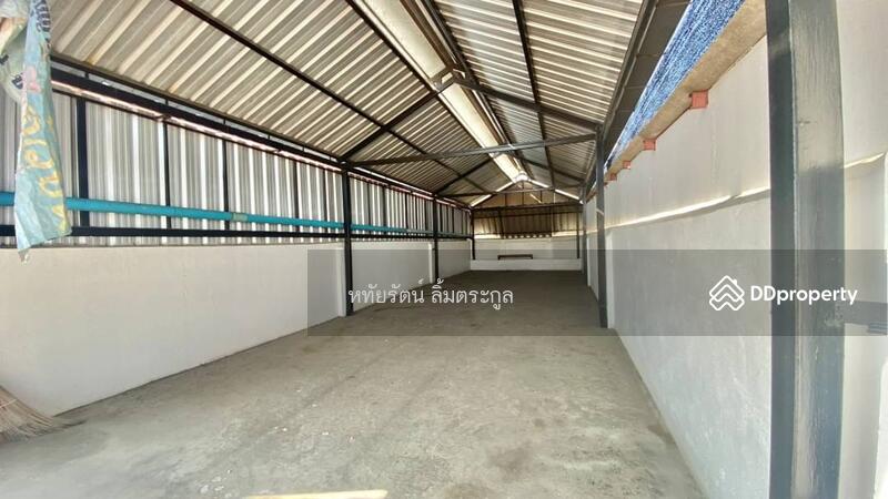 For Sale - Commercial building for sale, 4 floors, 1 unit, next to Chotana Road, near Nakornping Hospital., Chiang Mai
