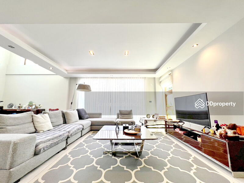 For Sale - House for sell 5 bedrooms Ladphrao, Bangkok
