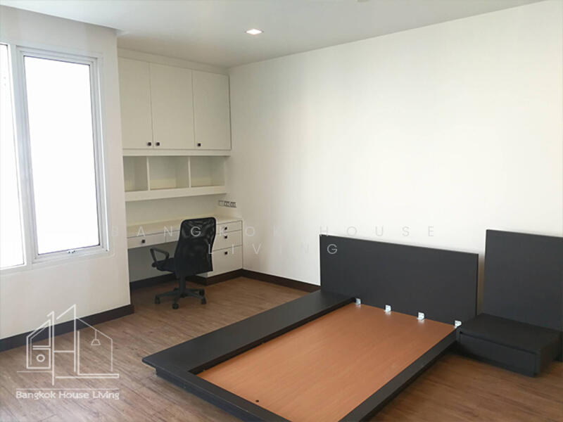 Ideal 24, Bangkok, 85 Sukhumvit 24 Alley, Khong Tan, Khlong Toei, Bangkok, 4 Bedrooms, 327 sqm, Condo For Rent, by Bangkok House Living, 11735263 - DDproperty.com