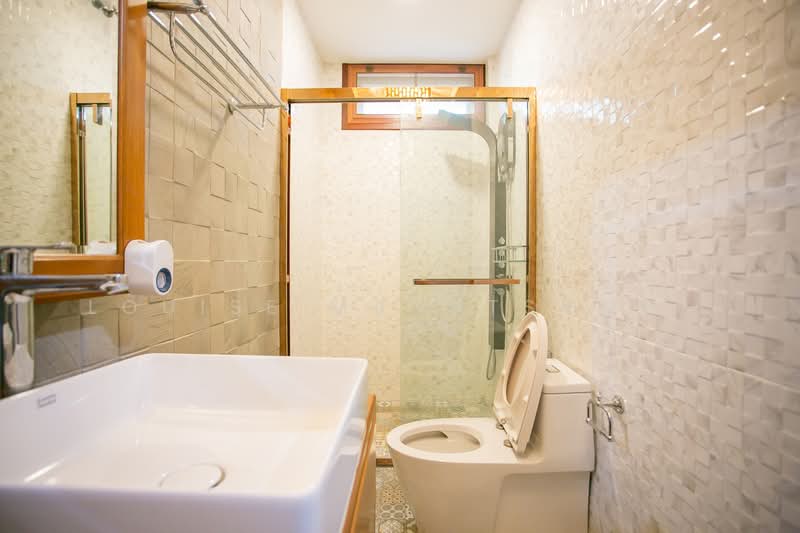 FOR RENT TEAK HOUSE, 3 BED 3 BATH, 350 SQM., 114 SQW., 2 STORY, PRICE 70,000 BAHT, กรุงเทพ, 131 SUTHISAN, สามเสนนอก, ห้วยขวาง, กรุงเทพ, 300 ตร.ม., บ้านเดี่ยว ให้เช่า, โดย Louise Manatsawee, 11736615 - DDproperty.com