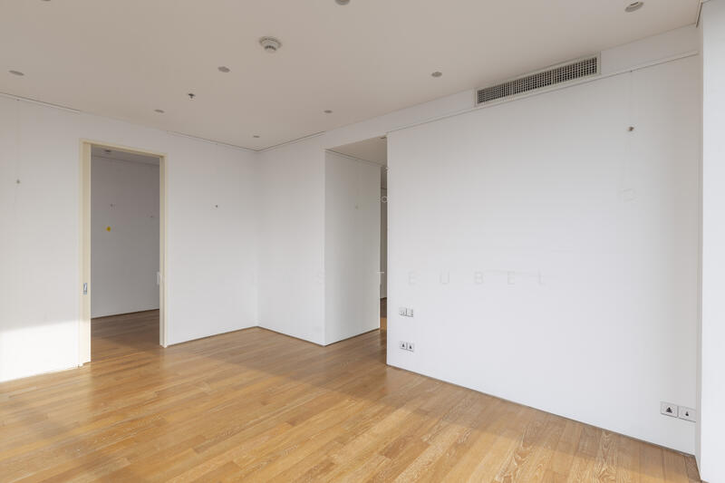 Master bedroom: 35 sqm