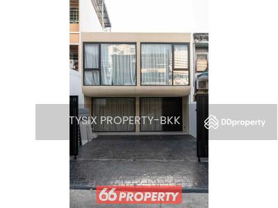 ขาย - Townhouse for Sale in sathon, กรุงเทพ