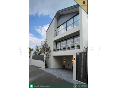 ขาย - บ้านเดี่ยวสร้างใหม่พร้อมสระน้ำและลิฟท์แก้ว ใจกลางเมือง สุขุมวิท 71, กรุงเทพ