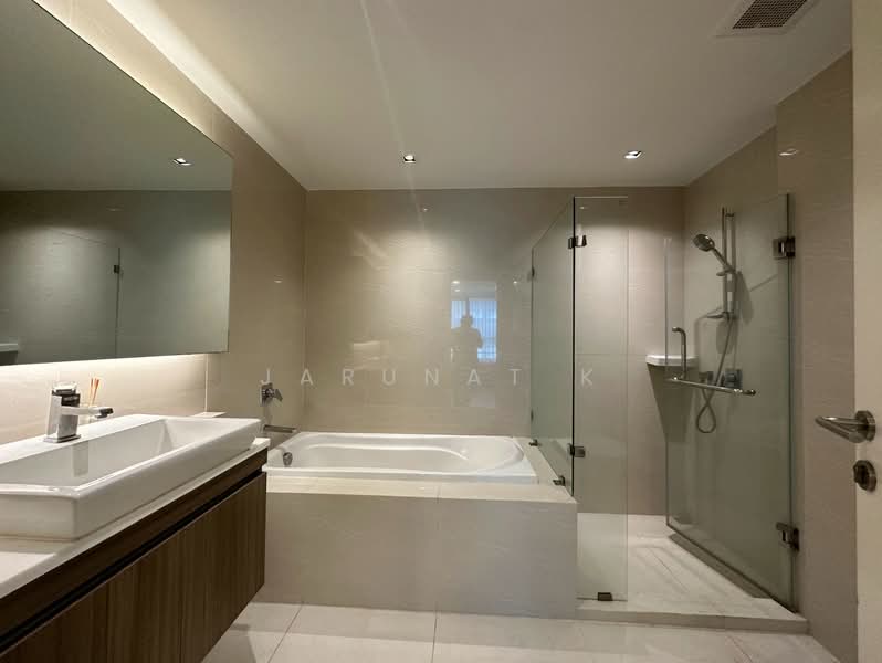 Vtara Sukhumvit 36, Bangkok, 118 Soi Saen Sabai, Phra Kanong, Khlong Toei, Bangkok, 2 Bedrooms, 69 sqm, Condo For Rent, by Jarunat K, 11737757 - DDproperty.com