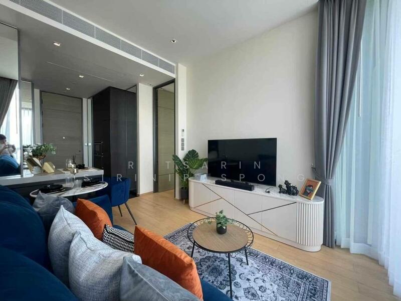 28 Chidlom, Bangkok, 28 Chit Lom Alley, Lumphini, Pathum Wan, Bangkok, 1 Bedroom, 44 sqm, Condo For Rent, by Ratsarin Sirinipaspong, 11738132 - DDproperty.com