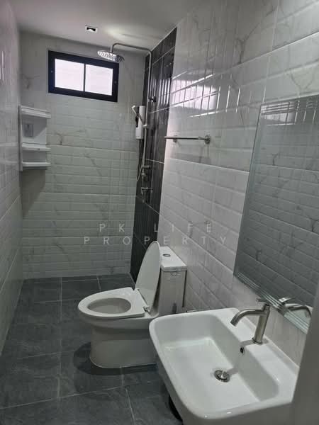 10R0448 This house for rent 3 bedroom 2 bathroom 35,000/month at Muang have fully furnished, ภูเก็ต, รัษฎา, เมืองภูเก็ต, ภูเก็ต, 150 ตร.ม., ทาวน์เฮ้าส์ ให้เช่า, โดย PK LIFE Property, 11738861 - DDproperty.com