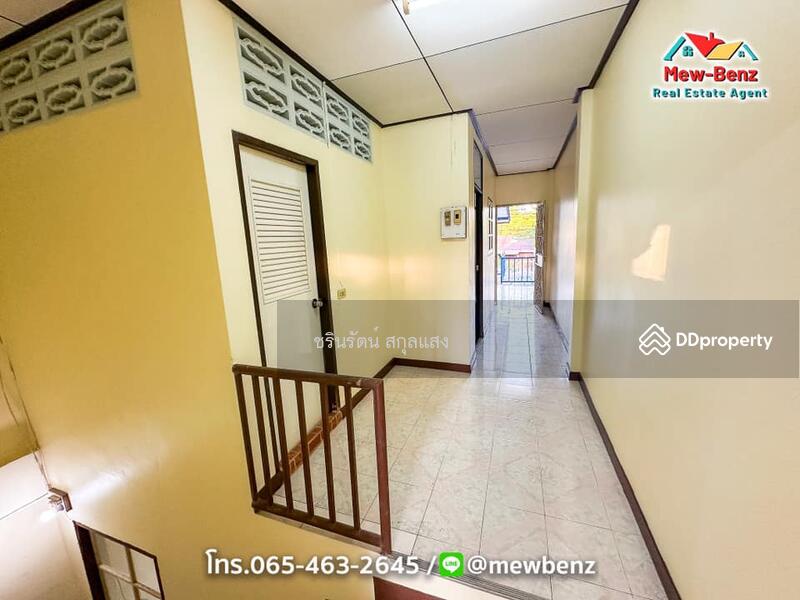 For Sale - ทาวเฮาส์ 2 ชั้น ติดถถนใหญ่ 2 ห้องนอน 2 ห้องน้ำ 1 ครัว มีระเบียงด้านหน้า-หลัง, Prachin Buri