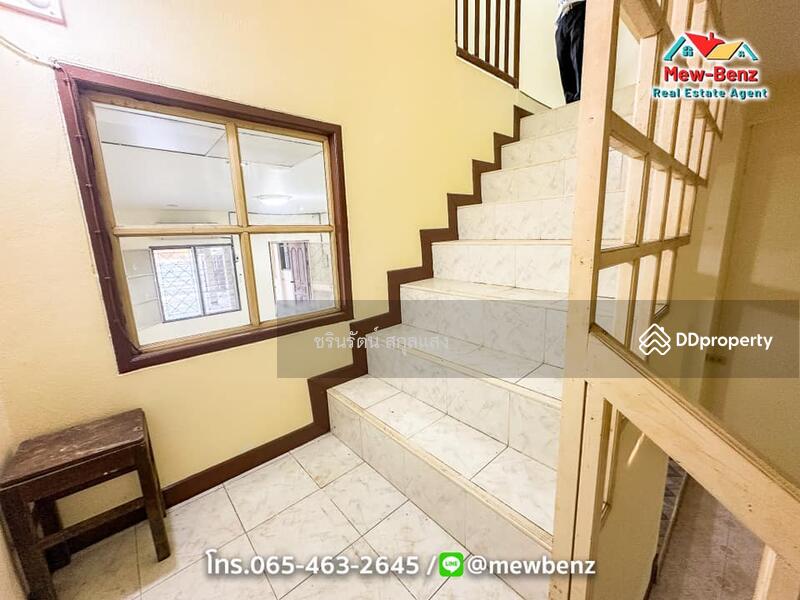 For Sale - ทาวเฮาส์ 2 ชั้น ติดถถนใหญ่ 2 ห้องนอน 2 ห้องน้ำ 1 ครัว มีระเบียงด้านหน้า-หลัง, Prachin Buri