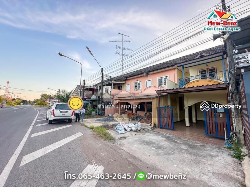 For Sale - ทาวเฮาส์ 2 ชั้น ติดถถนใหญ่ 2 ห้องนอน 2 ห้องน้ำ 1 ครัว มีระเบียงด้านหน้า-หลัง, Prachin Buri
