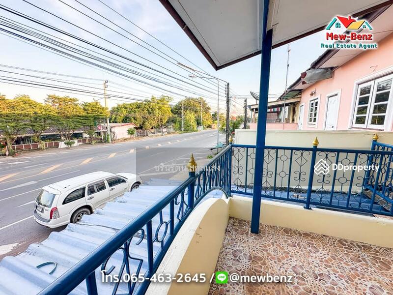 For Sale - ทาวเฮาส์ 2 ชั้น ติดถถนใหญ่ 2 ห้องนอน 2 ห้องน้ำ 1 ครัว มีระเบียงด้านหน้า-หลัง, Prachin Buri